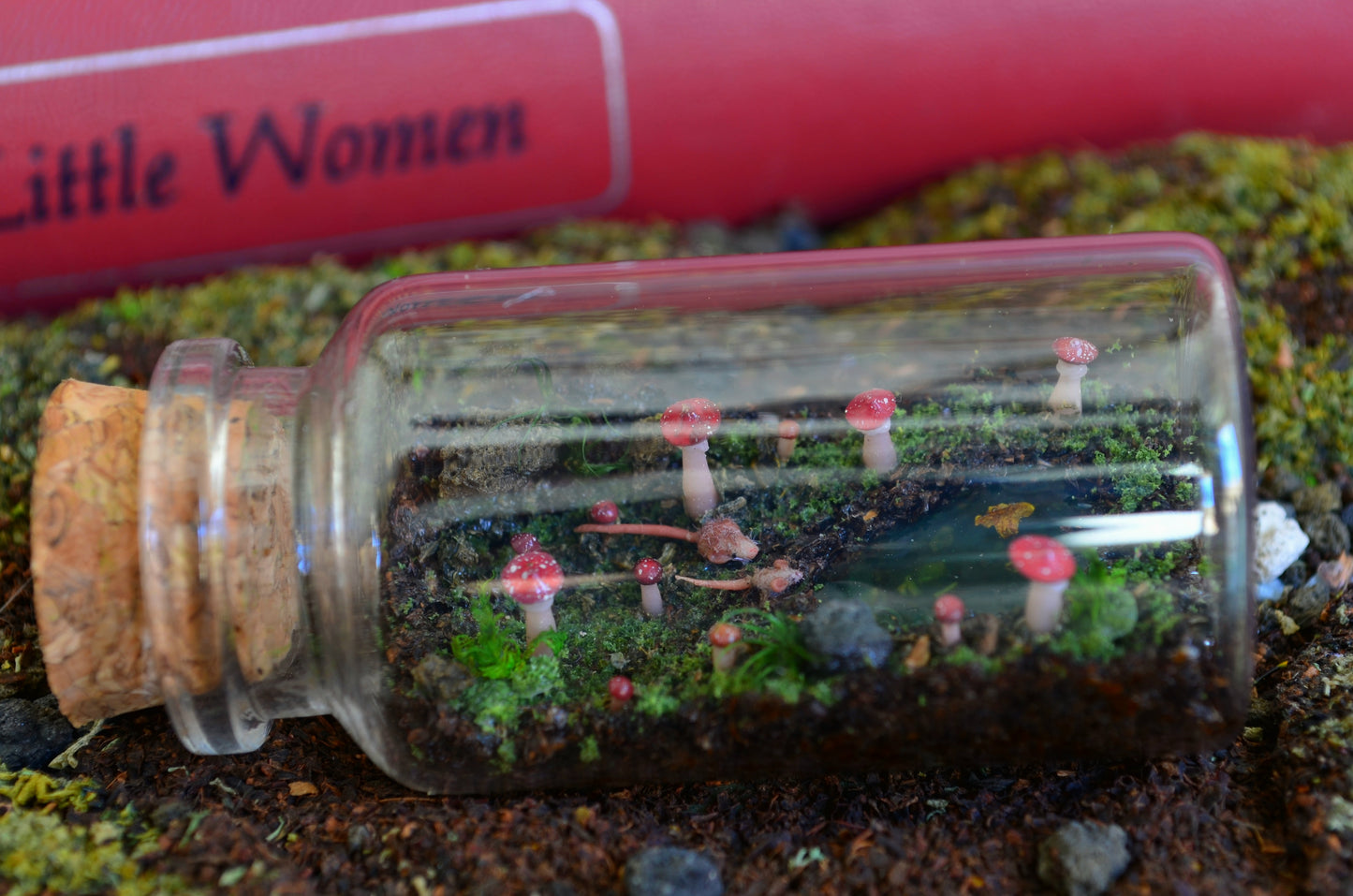 Bottle Diorama - Mom and Daughter