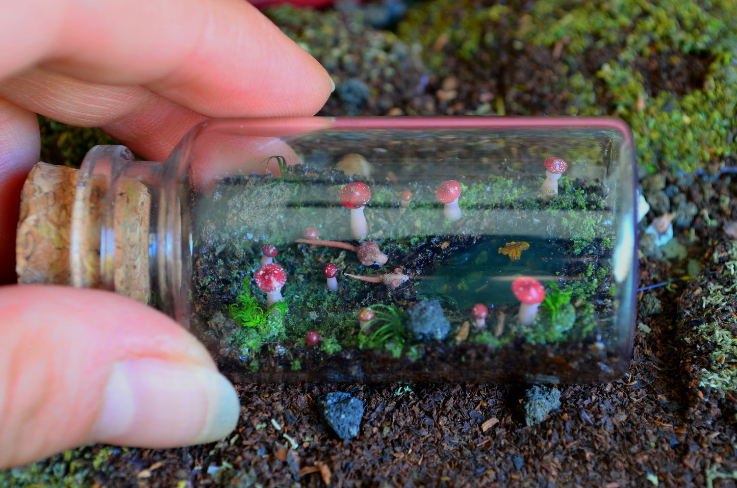 Bottle Diorama - Mom and Daughter